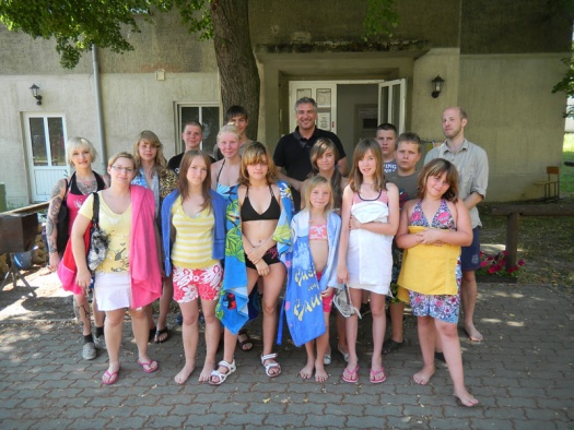 Gruppenfoto im Tauchzentrum Ammelshain - Leipziger Kinderstiftung