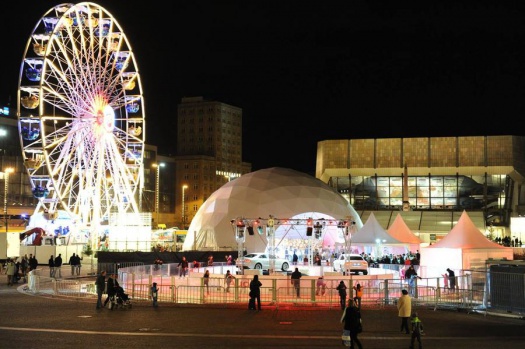 Audi White Lounge am Weihnachtsmarkt auf dem Augustusplatz - Leipziger Kinderstiftung