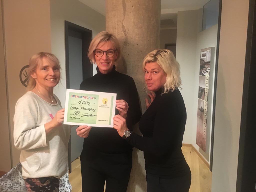 Physiotherapie Morgenstern und Stöckigt - Spendenscheckübergabe an Leipziger Kinderstiftung
